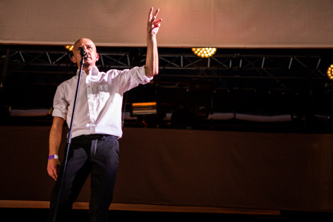 Samuli Putro herkisti yleisönsä. Kuva: Antti Pitkäjärvi