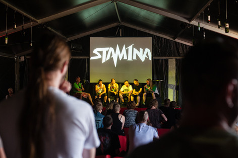 Stam1na haastattelussa Loungessa kesällä 2014. Kuva: Lauri Kosonen.