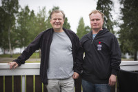 Jouko Martikainen ja Mikko Härkönen ovat miehet Villiviinin takana.