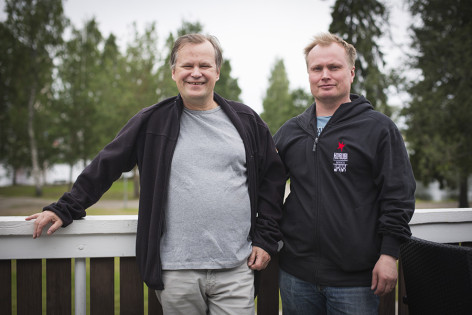 Jouko Martikainen ja Mikko Härkönen ovat miehet Villiviinin takana.