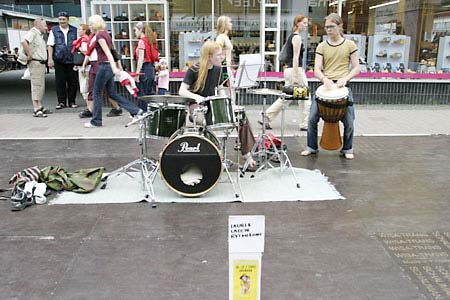 065_laurinjalatenrytmikone