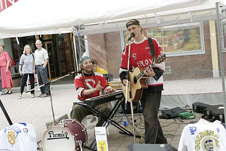 083_duo_pielismiehet